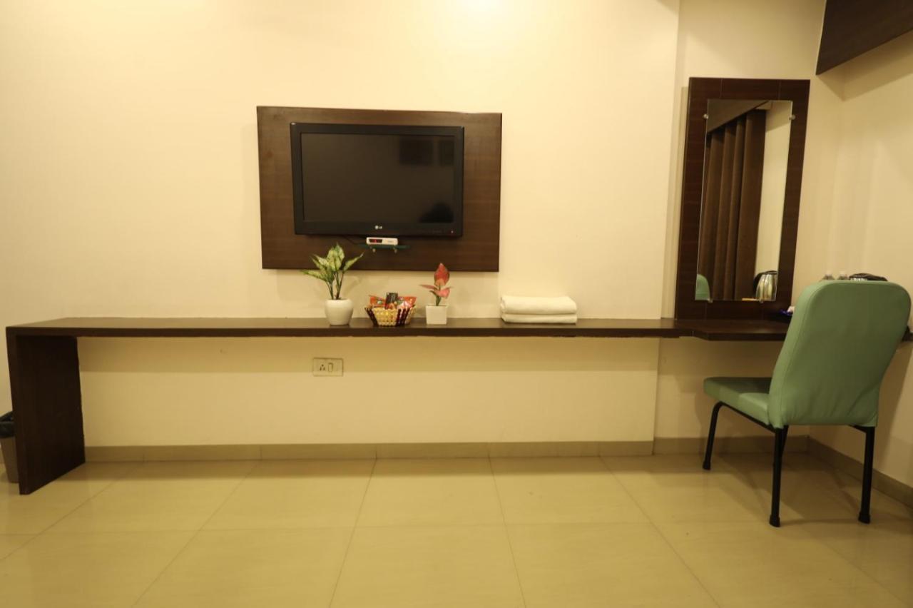 Saish Hotel Sirdi Kültér fotó